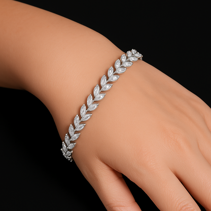 Allureis Leaf Bracelet